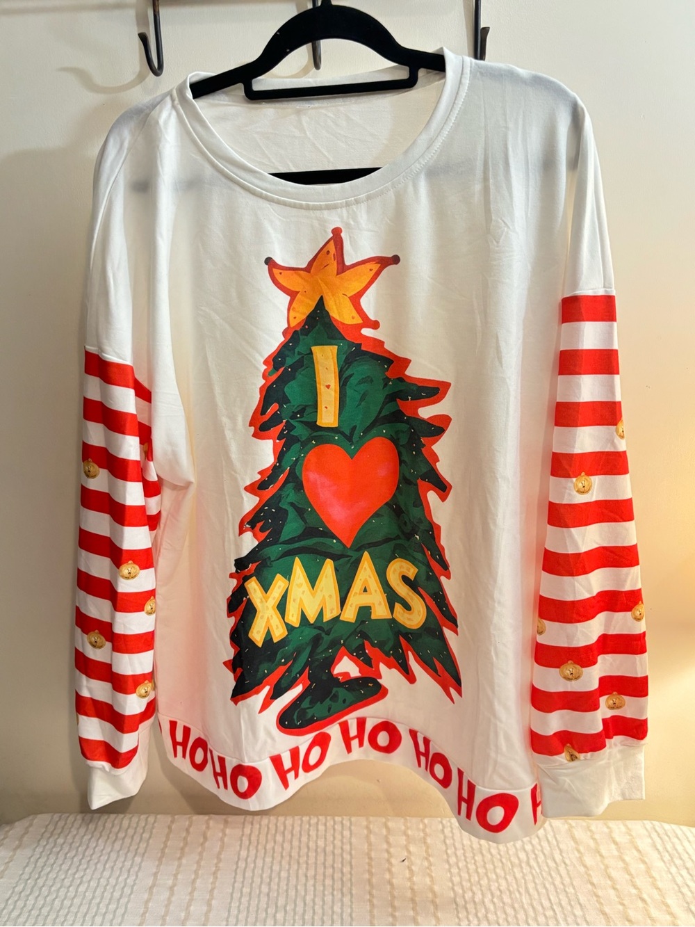 Festive 'I ♥ XMAS' White Holiday Sweatshirt with Red Striped Sleeves